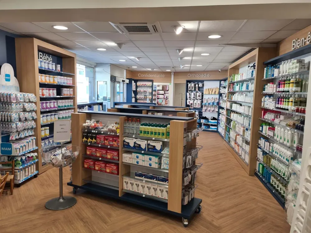 Présentoir Parapharmacie - Linéaire de vente - Pharmacie Prevost - Deville les Rouen - Agencement Officine - ACOM agencemenwebp